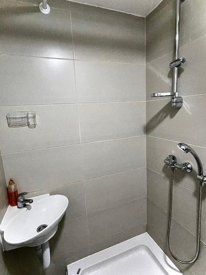 Shine Apartment *