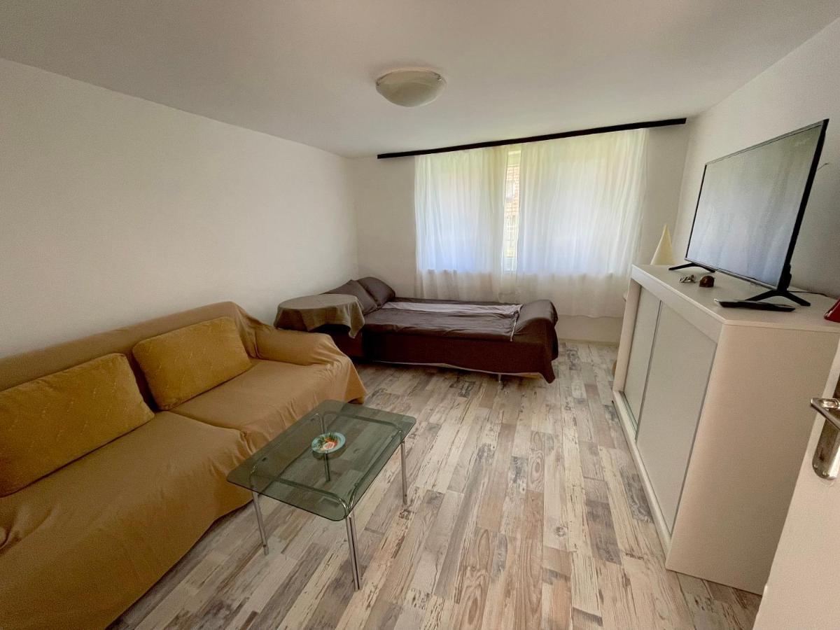 Apartment Shine